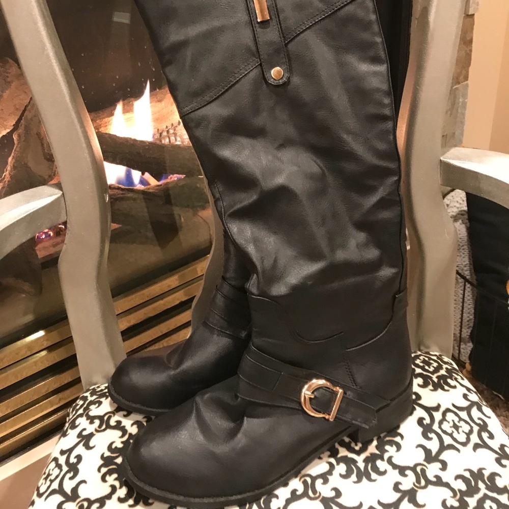 Black Boots